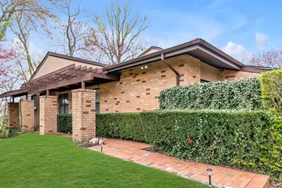 47 Willets Pond Path, Roslyn, NY 11576 - Photo 1