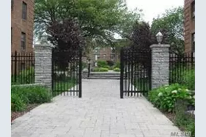 1 Jefferson Avenue #F2, Rockville Centre, NY 11570 - Photo 1