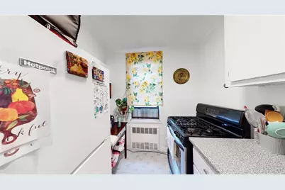 33-06 92 St #5R, Jackson Heights, NY 11372 - Photo 1