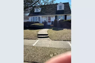 2 Yorkshire Road, New Hyde Park, NY 11040 - Photo 1