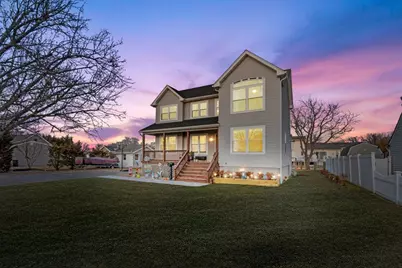 811 W Bay Drive, West Islip, NY 11795 - Photo 1