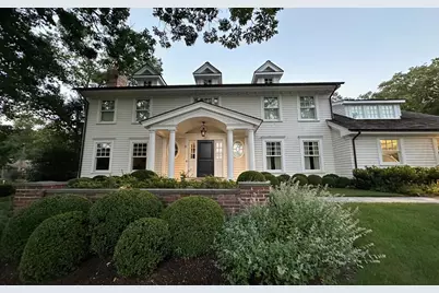 382 Barrow Court, Woodbury, NY 11797 - Photo 1