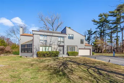 600 Oakridge Lane, Albertson, NY 11507 - Photo 1