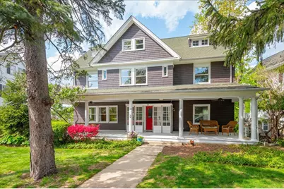 28 Farragut Circle, New Rochelle, NY 10801 - Photo 1