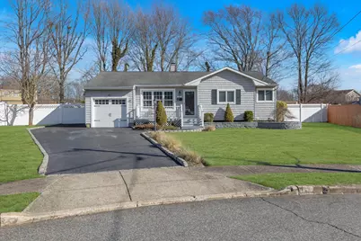 10 Cinque Court, Bayport, NY 11705 - Photo 1