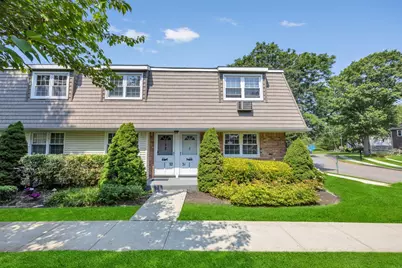 3231 Wilshire Lane #3231, Oakdale, NY 11769 - Photo 1