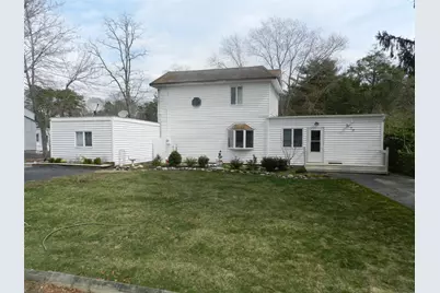 79 Pennsylvania Avenue, Medford, NY 11763 - Photo 1