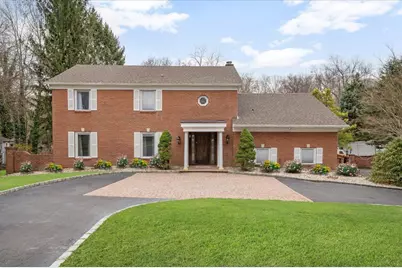 4 Redington Court, Dix Hills, NY 11746 - Photo 1