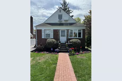 88 Dyckman Avenue, New Hyde Park, NY 11040 - Photo 1