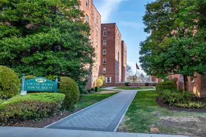 60 Locust Ave #A409, New Rochelle, NY 10801 - Photo 1