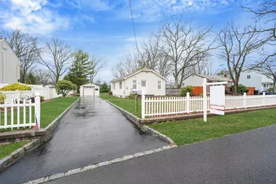 622 Sandra Avenue, West Islip, NY 11795 - Photo 1