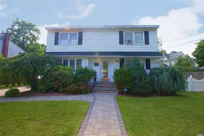 8 Hallock Street #second floor, Farmingdale, NY 11735 - Photo 1