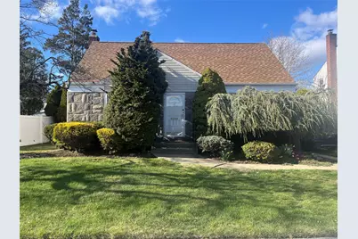 12 Jamaica Avenue, Plainview, NY 11803 - Photo 1