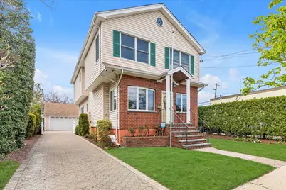 3 Hoffman Road, New Hyde Park, NY 11040 - Photo 1