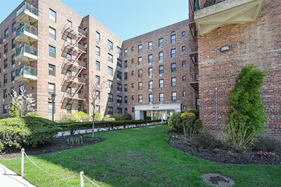80-35 Springfield Boulevard #6R, Queens Village, NY 11427 - Photo 1