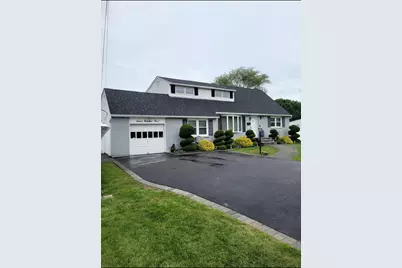 703 Pine Avenue, West Islip, NY 11795 - Photo 1