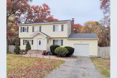 7 Murray Lane, Coram, NY 11727 - Photo 1