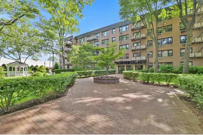 6 Birchwood Court #4K, Mineola, NY 11501 - Photo 1