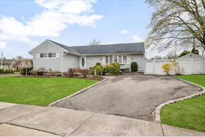 72 Berkshire Road, Bethpage, NY 11714 - Photo 1