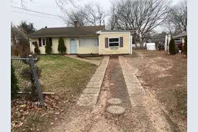 1052 Bay Shore Avenue, Bay Shore, NY 11706 - Photo 1