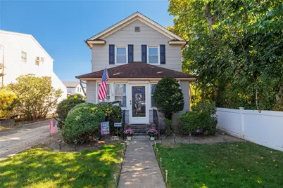 21 Cumberland Street, Rockville Centre, NY 11570 - Photo 1