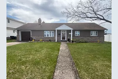 41 W Santa Barbara Road, Lindenhurst, NY 11757 - Photo 1