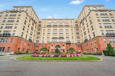 10 Byron Place #PH805, Larchmont, NY 10538 - Photo 1