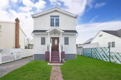 71 E Kissimee Road, Lindenhurst, NY 11757 - Photo 1