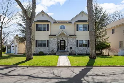 88 Powell Place, Farmingdale, NY 11735 - Photo 1