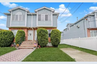 32 Kelly Boulevard, New York, NY 10314 - Photo 1