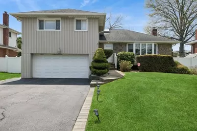 15 Mesa Road, Syosset, NY 11791 - Photo 1