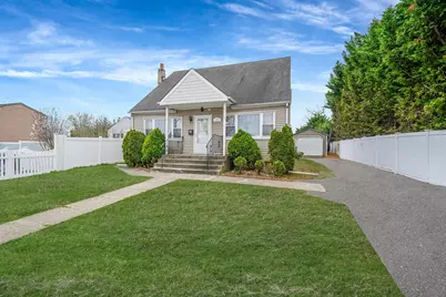 129 44th Street, Lindenhurst, NY 11757 - Photo 1