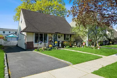 42 Webster Street, Floral Park, NY 11001 - Photo 1