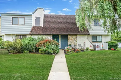 51 Pointe Circle S #51, Coram, NY 11727 - Photo 1