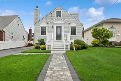 52 Annuskemunnica Road, Babylon, NY 11702 - Photo 1
