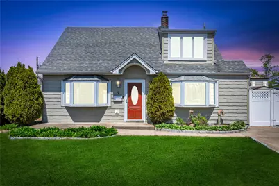 9 Snapdragon Lane, Levittown, NY 11756 - Photo 1