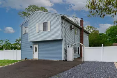 332 Terry Boulevard, Holbrook, NY 11741 - Photo 1