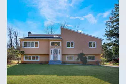 1 Thornbrook Lane N, Suffern, NY 10901 - Photo 1