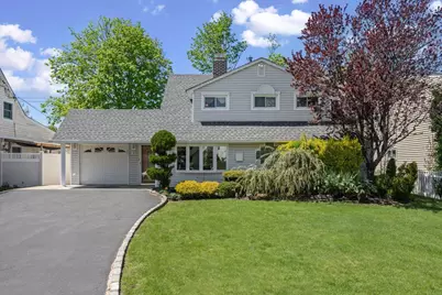 34 Blackbird Lane, Levittown, NY 11756 - Photo 1