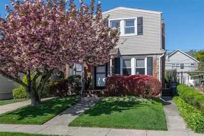 76 Collins Avenue, Williston Park, NY 11596 - Photo 1