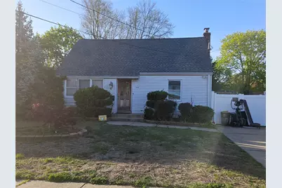 507 17th Street, West Babylon, NY 11704 - Photo 1