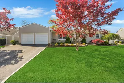 7 Sunny Glenn Way, Holbrook, NY 11741 - Photo 1