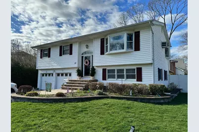 33 41st Street, Islip, NY 11751 - Photo 1