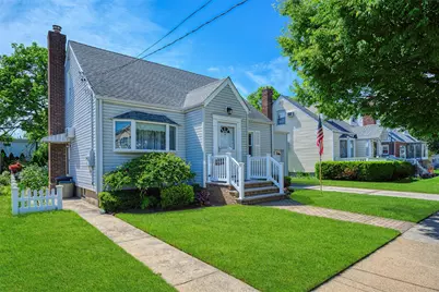 19 Winthrop Street, New Hyde Park, NY 11040 - Photo 1