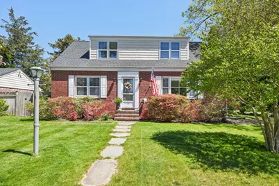 7 Okleigh Place, Northport, NY 11768 - Photo 1