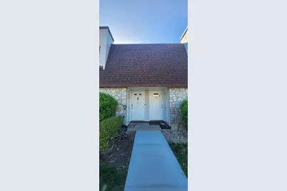 126 Pointe Circle S #126, Coram, NY 11727 - Photo 1