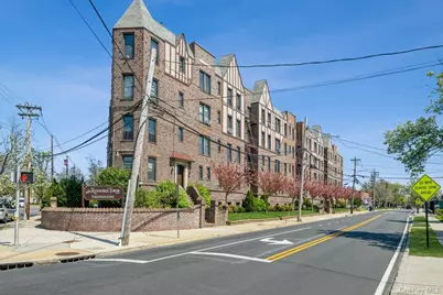 12 Hempstead Ave #4D, Rockville Centre, NY 11570 - Photo 1