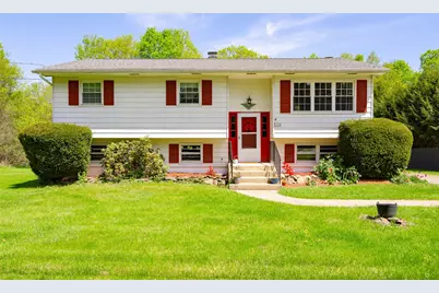 500 N Quaker Lane, Hyde Park, NY 12538 - Photo 1