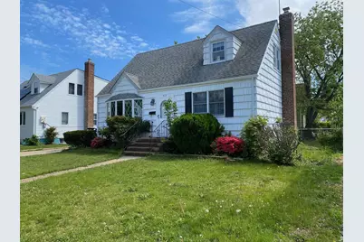 7927 270th Street, New Hyde Park, NY 11040 - Photo 1