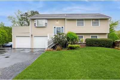 14 Handy Lane, Medford, NY 11763 - Photo 1